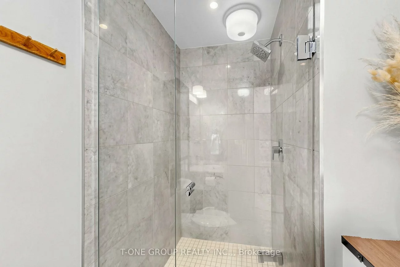 15277, Yonge, Aurora Village, Aurora