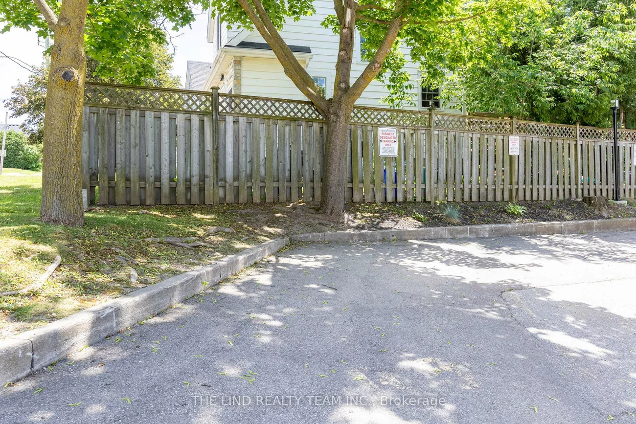 85, Wellington, Aurora Village, Aurora