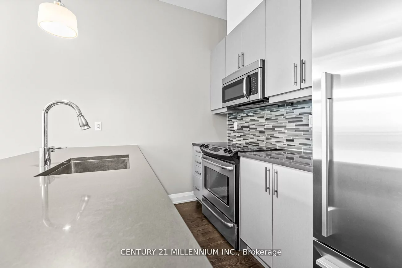 15277, Yonge, Aurora Village, Aurora
