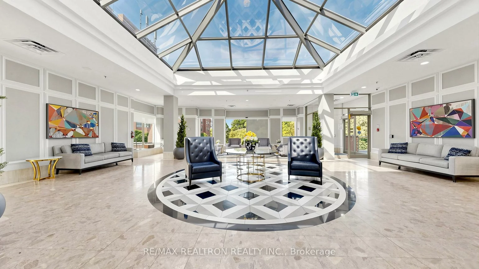 14924, Yonge, Aurora Highlands, Aurora