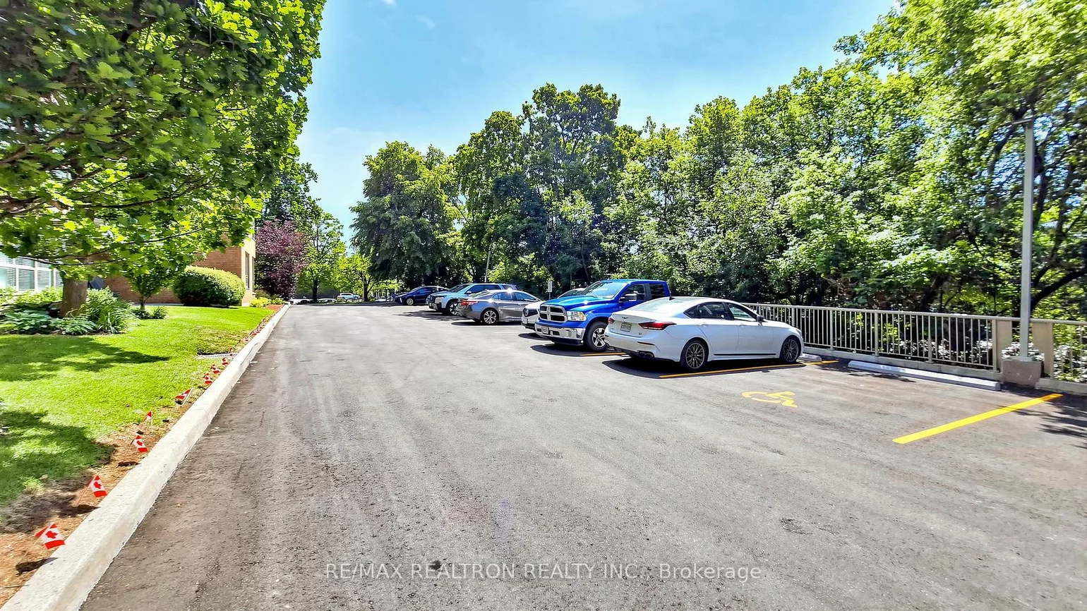 14924, Yonge, Aurora Highlands, Aurora