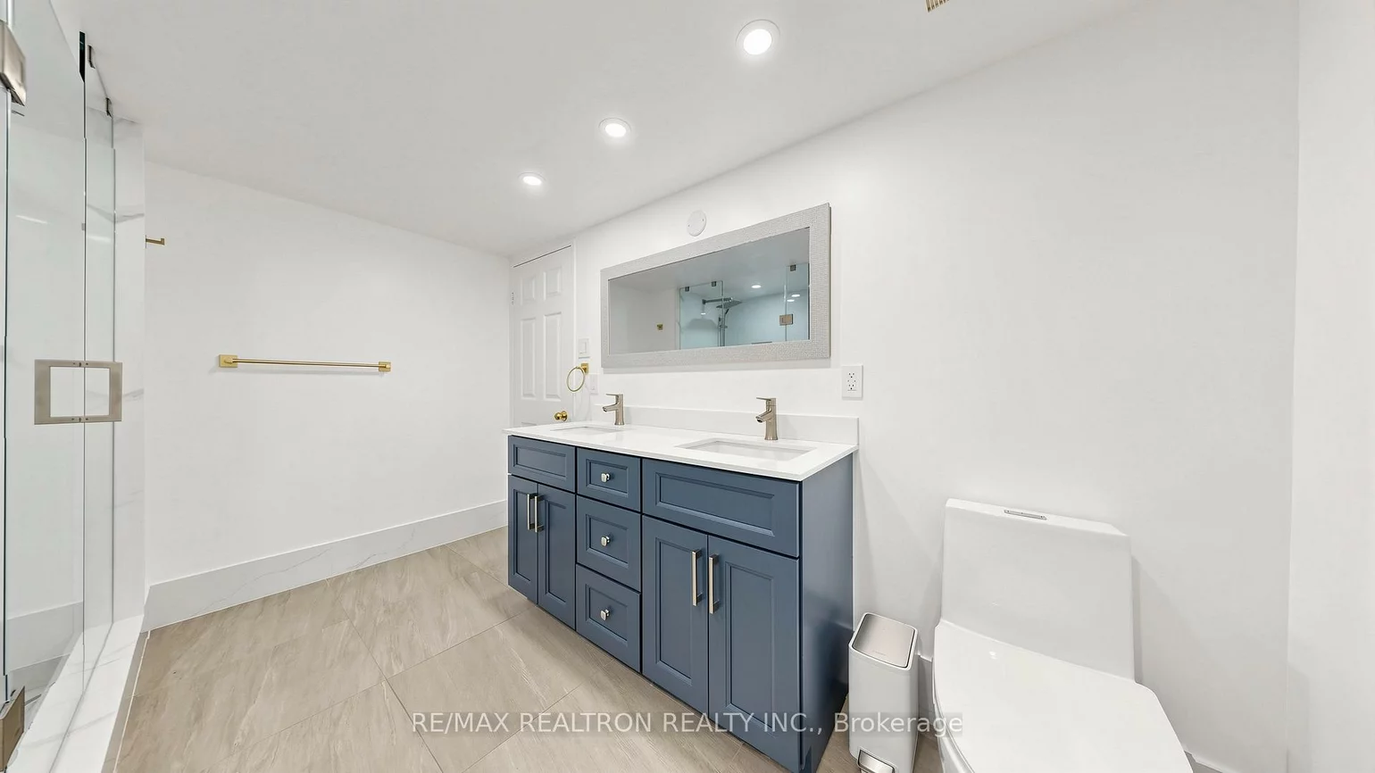14924, Yonge, Aurora Highlands, Aurora