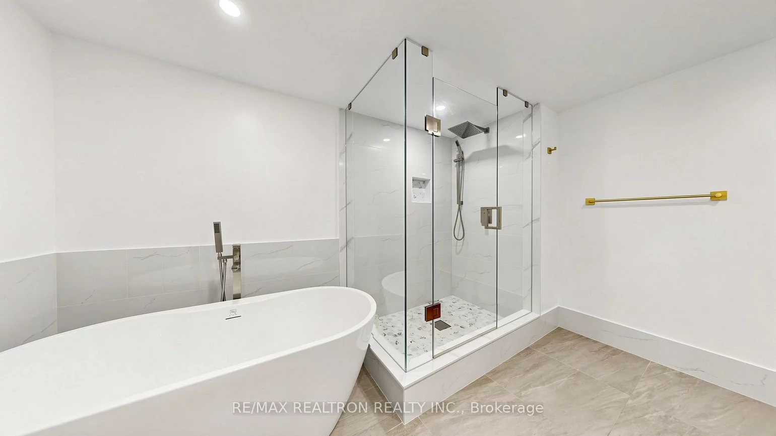 14924, Yonge, Aurora Highlands, Aurora