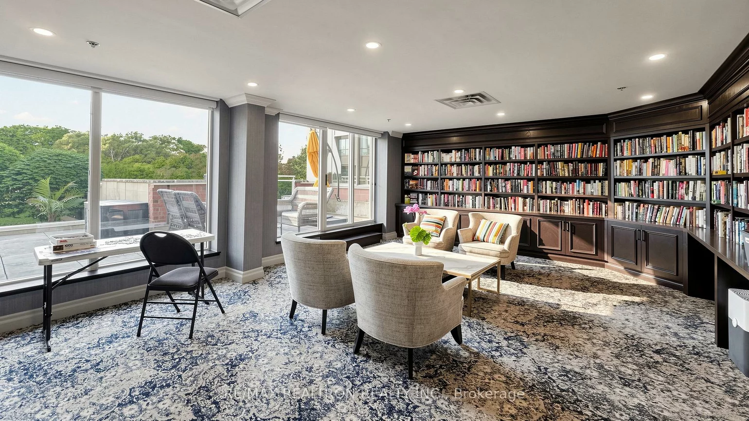 14924, Yonge, Aurora Highlands, Aurora