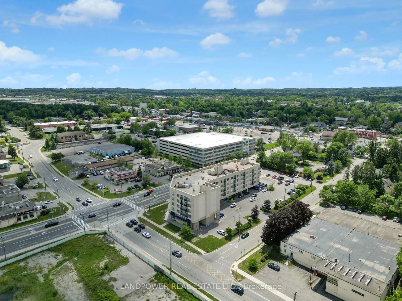 160, Wellington, Aurora Village, Aurora
