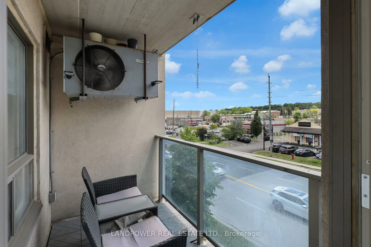 160, Wellington, Aurora Village, Aurora