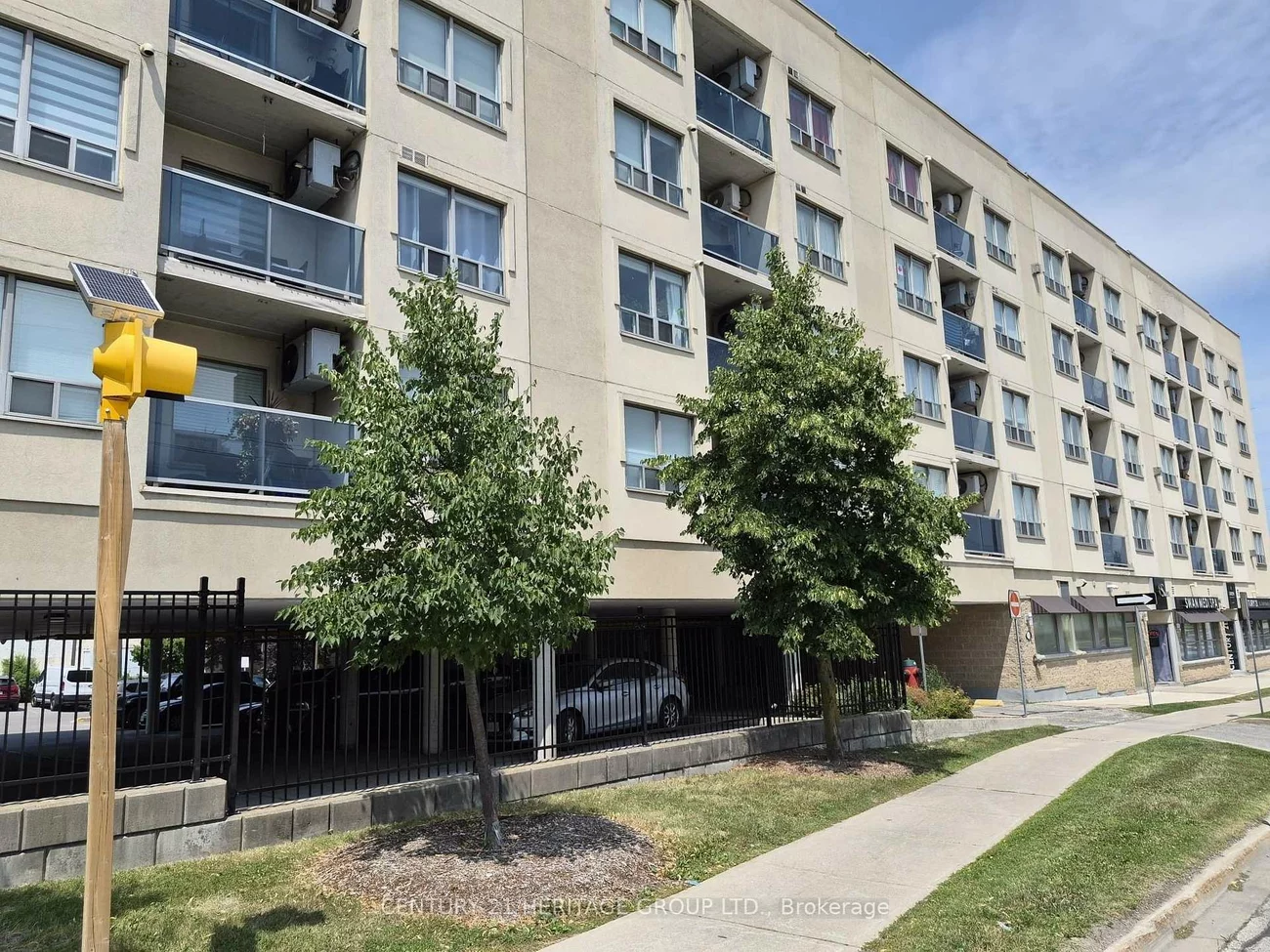160, Wellington, Aurora Village, Aurora