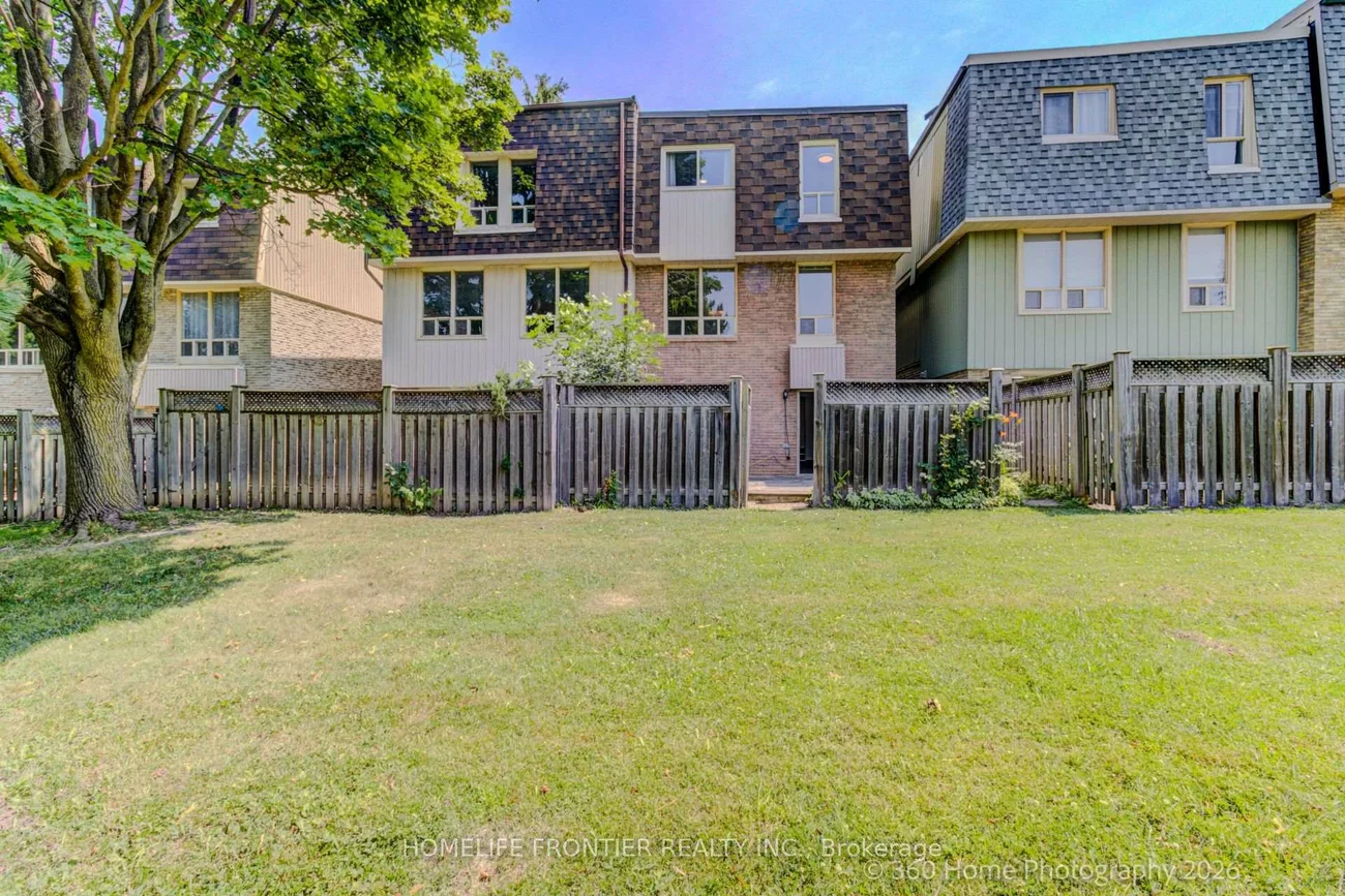 92, Poplar, Aurora Highlands, Aurora