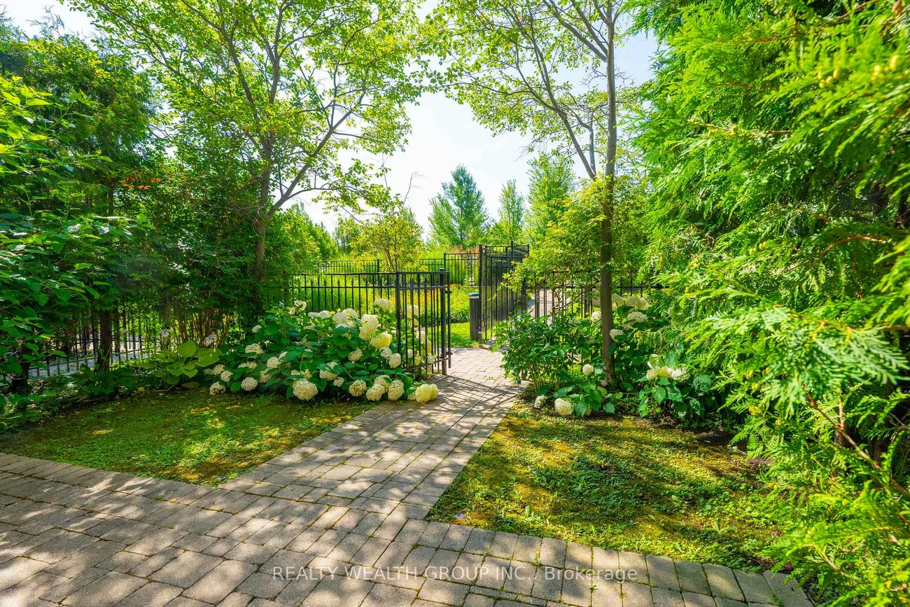 180, John West, Bayview Wellington, Aurora