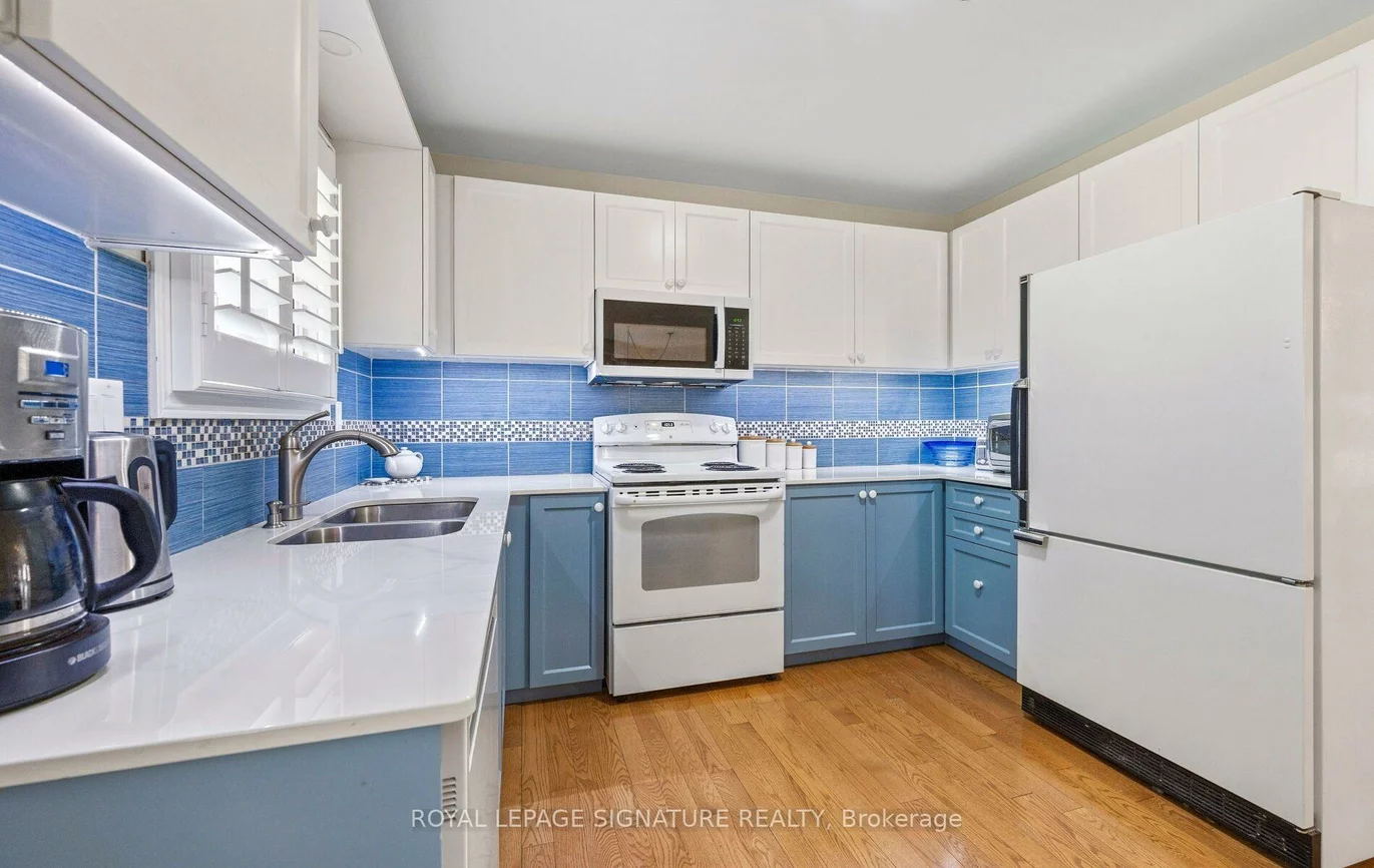 412, Butler, Aurora Village, Aurora