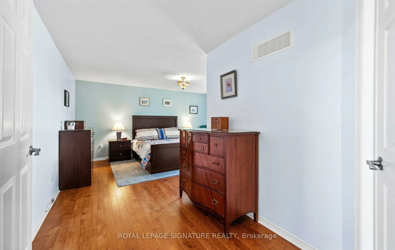 412, Butler, Aurora Village, Aurora