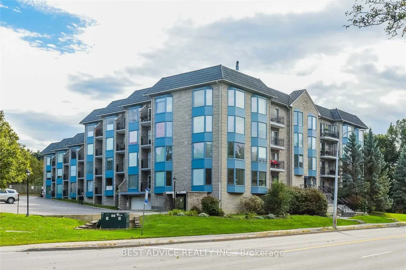 85, Wellington, Aurora Village, Aurora