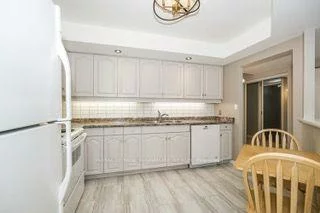 85, Wellington, Aurora Village, Aurora