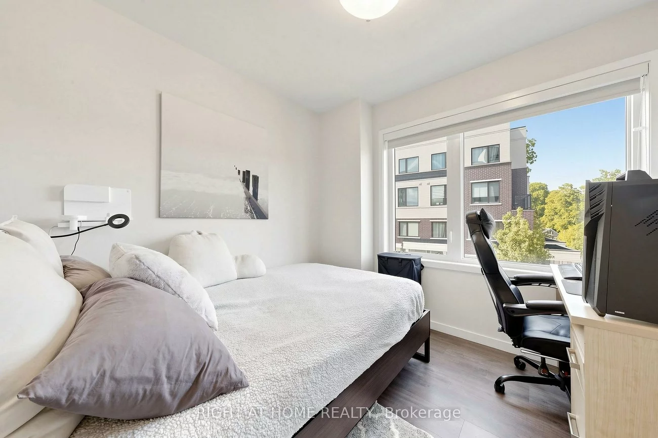 400, Alex Garner, Aurora Village, Aurora