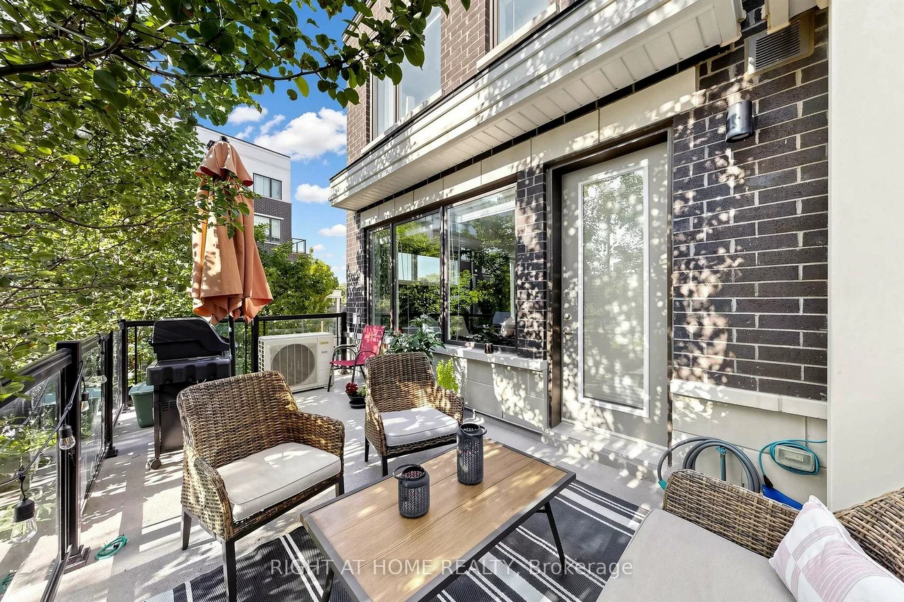 400, Alex Garner, Aurora Village, Aurora