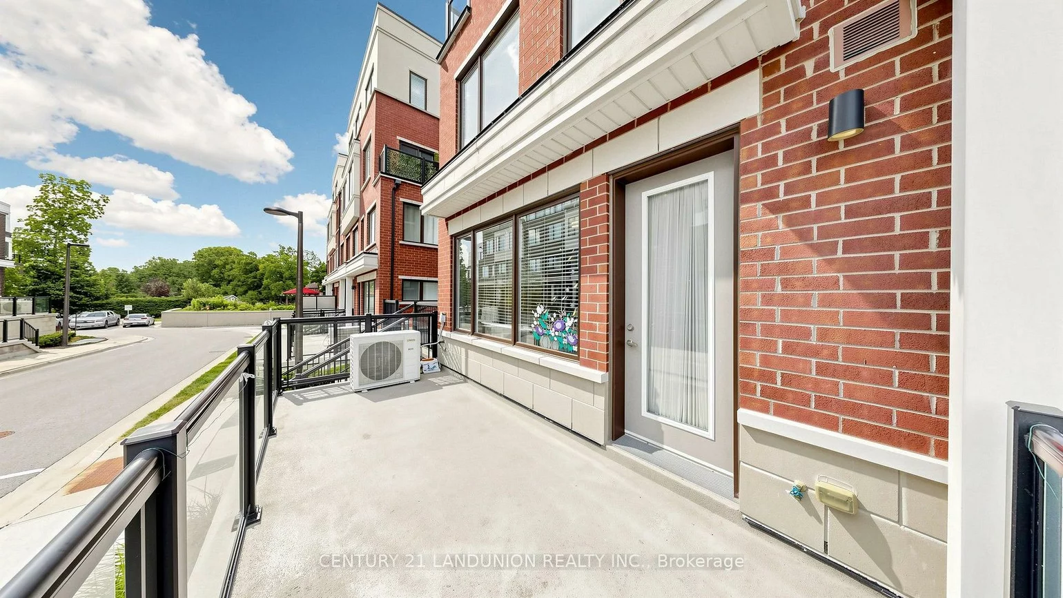 600, Alex Gardner, Aurora Village, Aurora