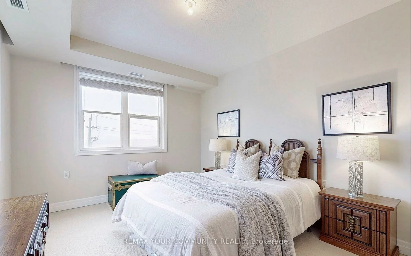 15450, Yonge, Aurora Heights, Aurora