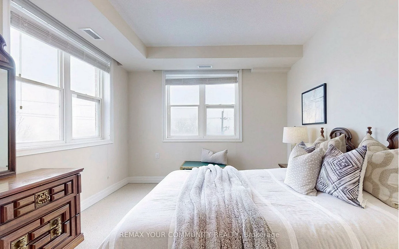 15450, Yonge, Aurora Heights, Aurora