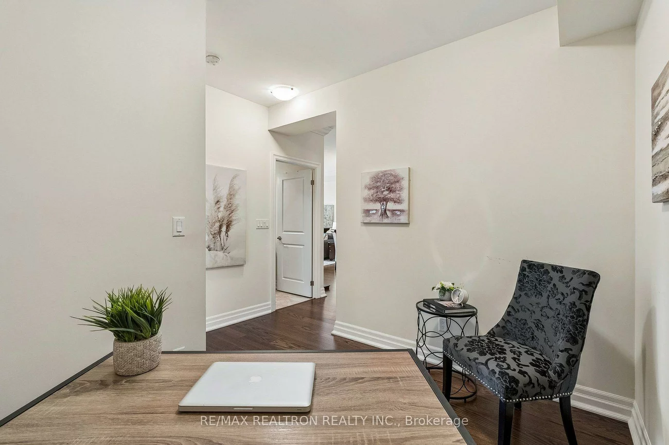 180, John, Bayview Wellington, Aurora