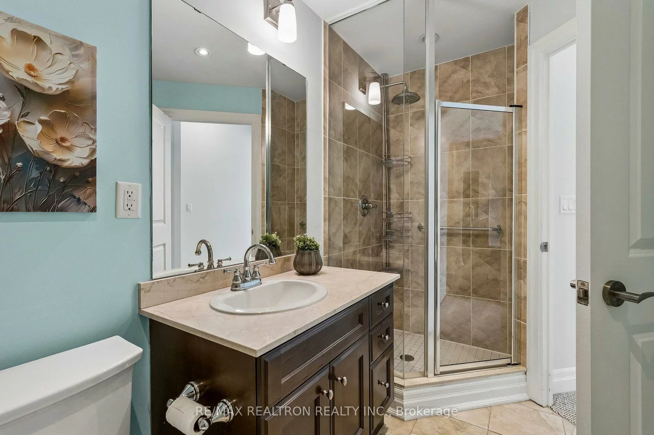 180, John, Bayview Wellington, Aurora