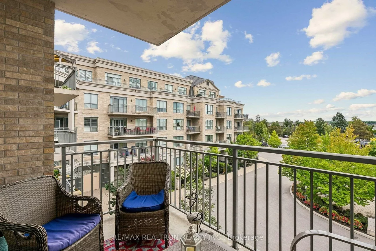 180, John, Bayview Wellington, Aurora