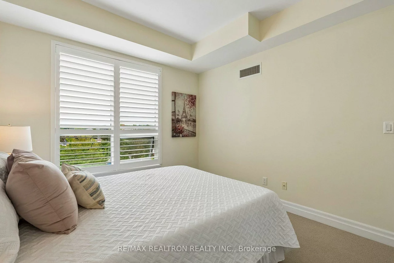 180, John, Bayview Wellington, Aurora