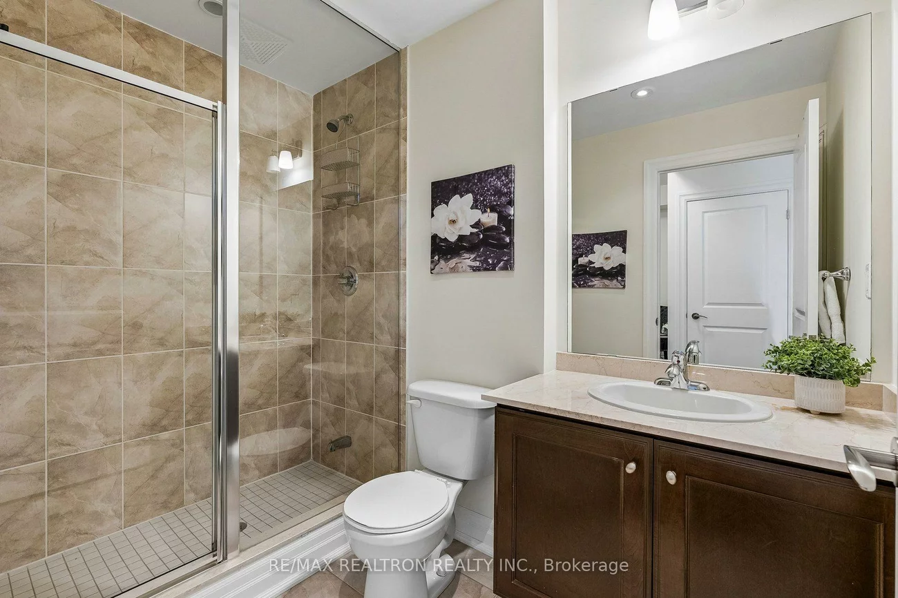 180, John, Bayview Wellington, Aurora