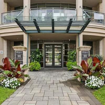 180, John, Bayview Wellington, Aurora