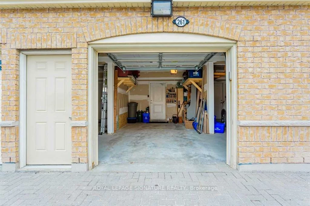 261, John, Bayview Wellington, Aurora