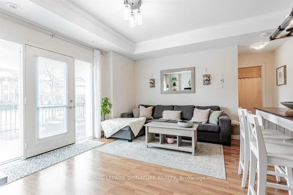 261, John, Bayview Wellington, Aurora