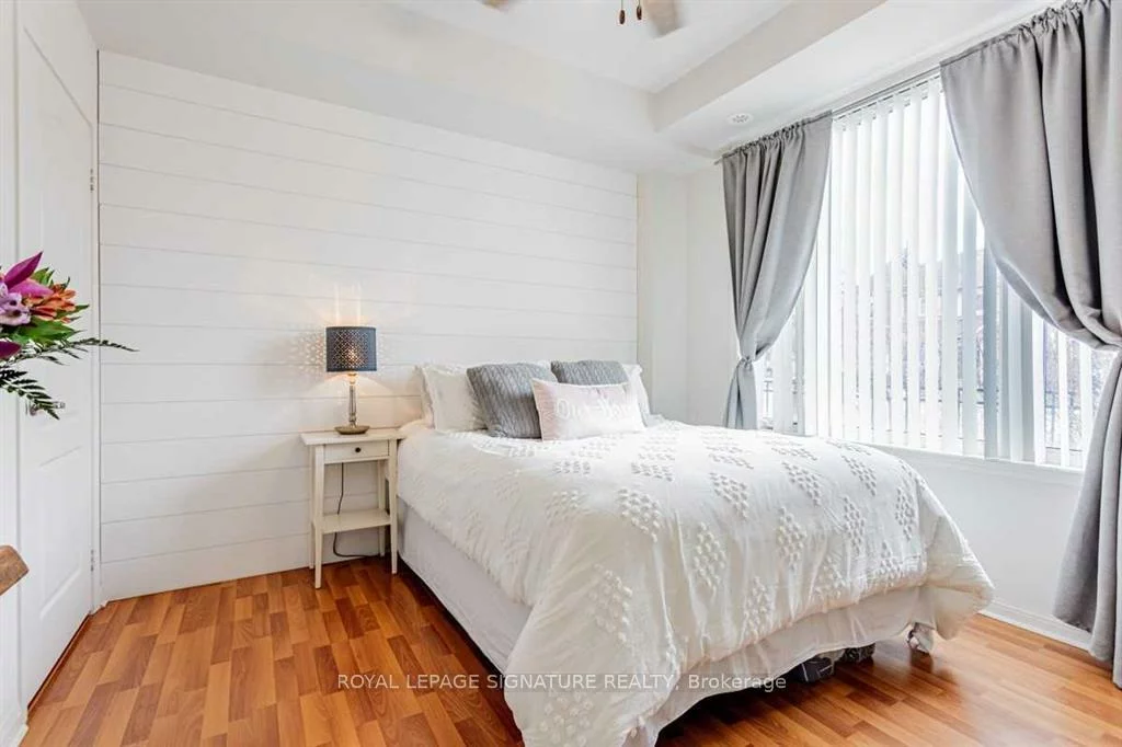 261, John, Bayview Wellington, Aurora