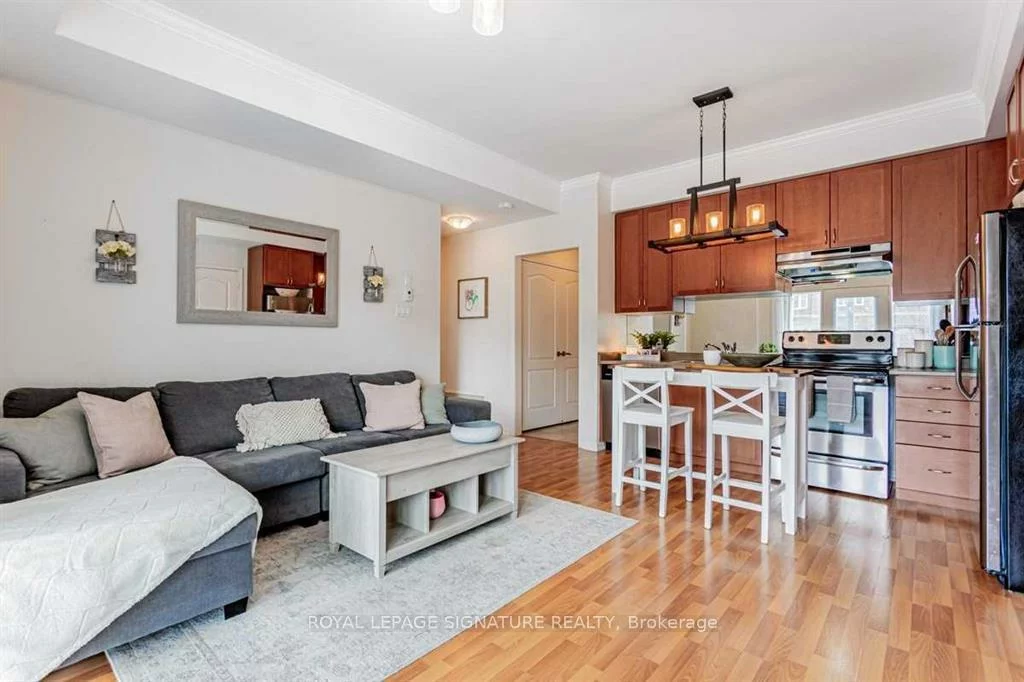 261, John, Bayview Wellington, Aurora