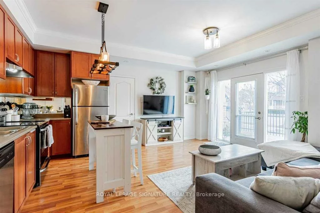 261, John, Bayview Wellington, Aurora