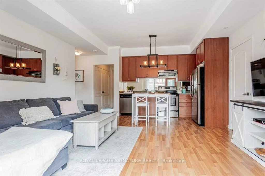 261, John, Bayview Wellington, Aurora