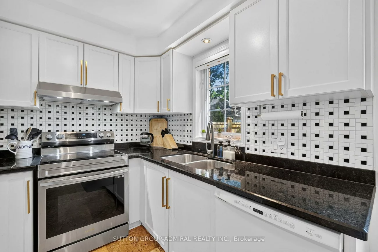 359, John West, Bayview Wellington, Aurora