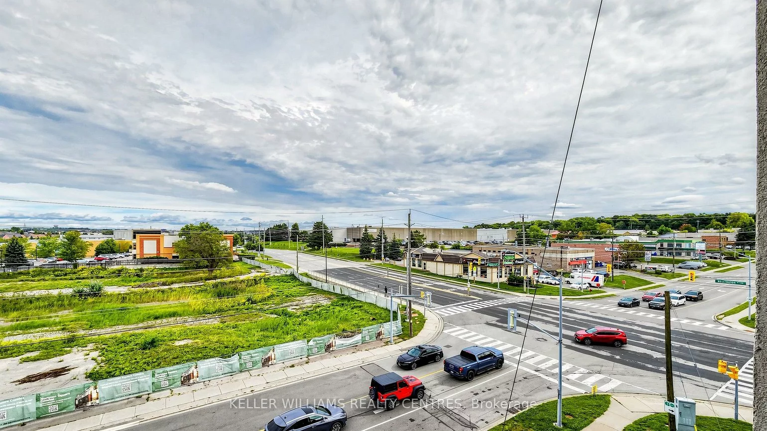 160, Wellington, Aurora Village, Aurora