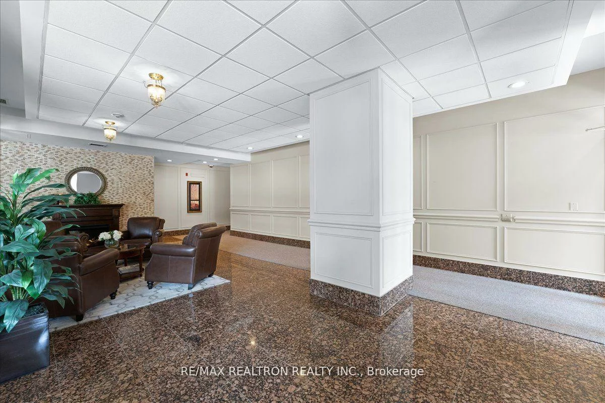 15450, Yonge, Aurora Heights, Aurora