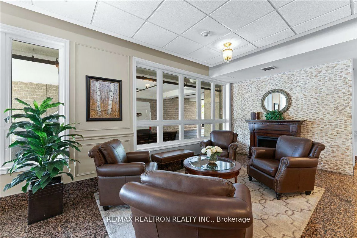 15450, Yonge, Aurora Heights, Aurora