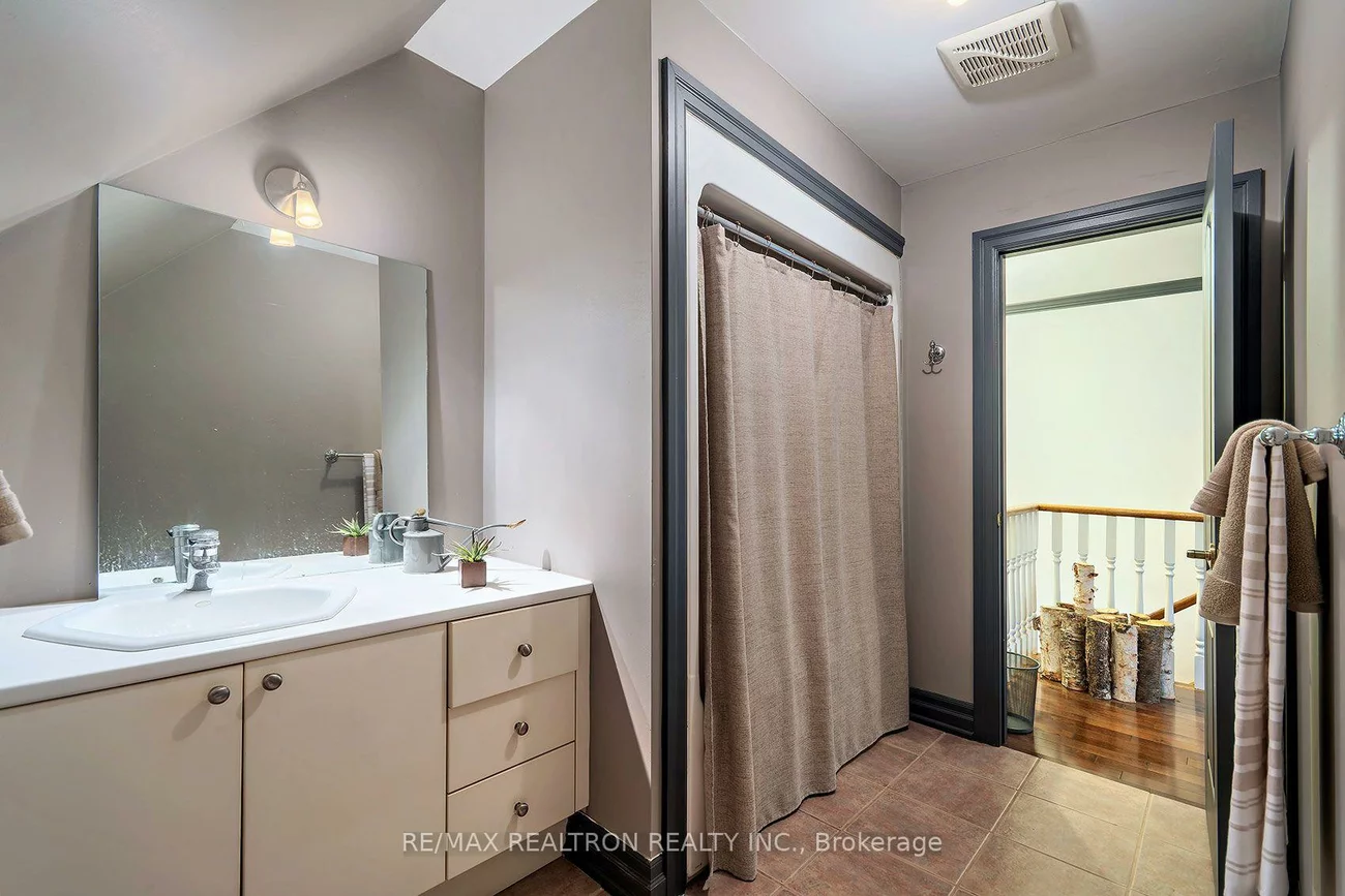 412, Falconwood Hollow, Aurora Estates, Aurora