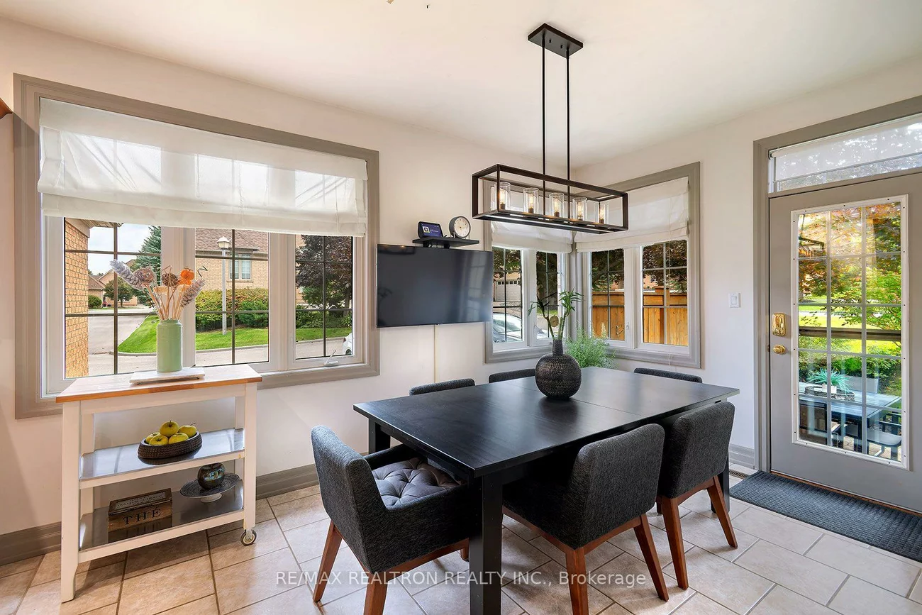 412, Falconwood Hollow, Aurora Estates, Aurora