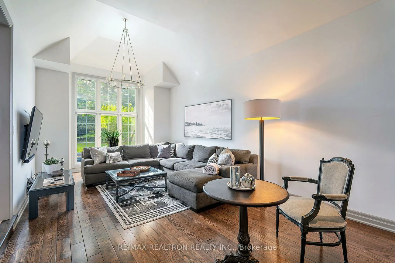 412, Falconwood Hollow, Aurora Estates, Aurora