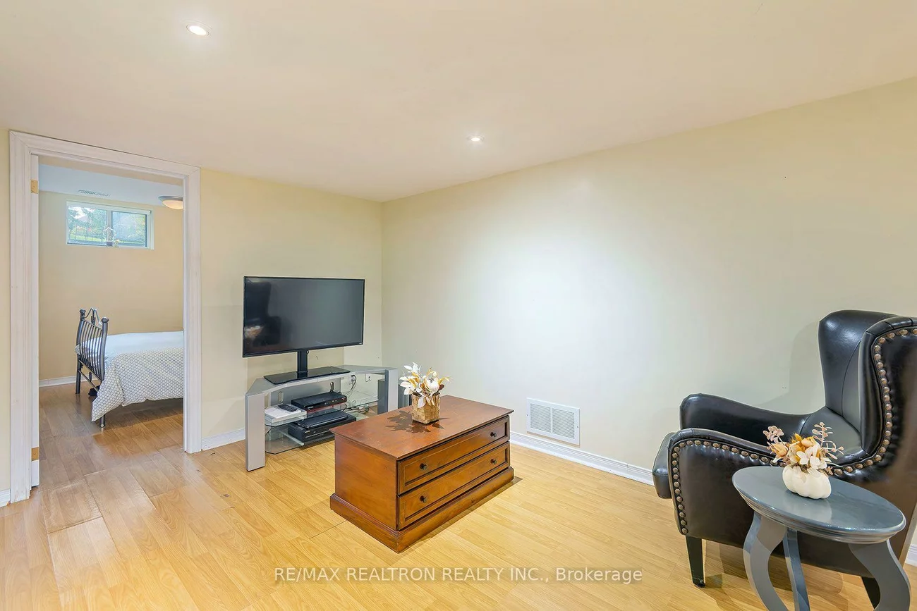 412, Falconwood Hollow, Aurora Estates, Aurora