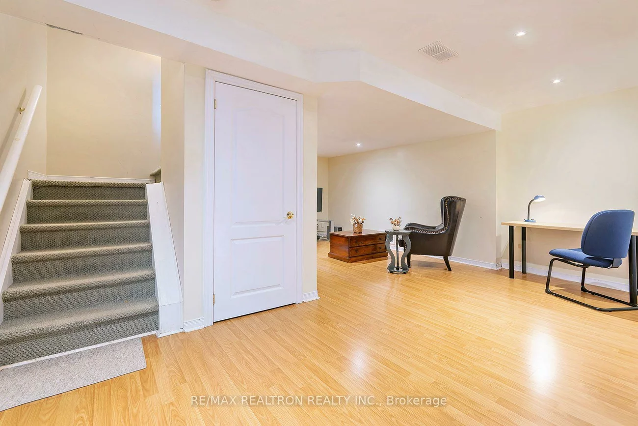 412, Falconwood Hollow, Aurora Estates, Aurora