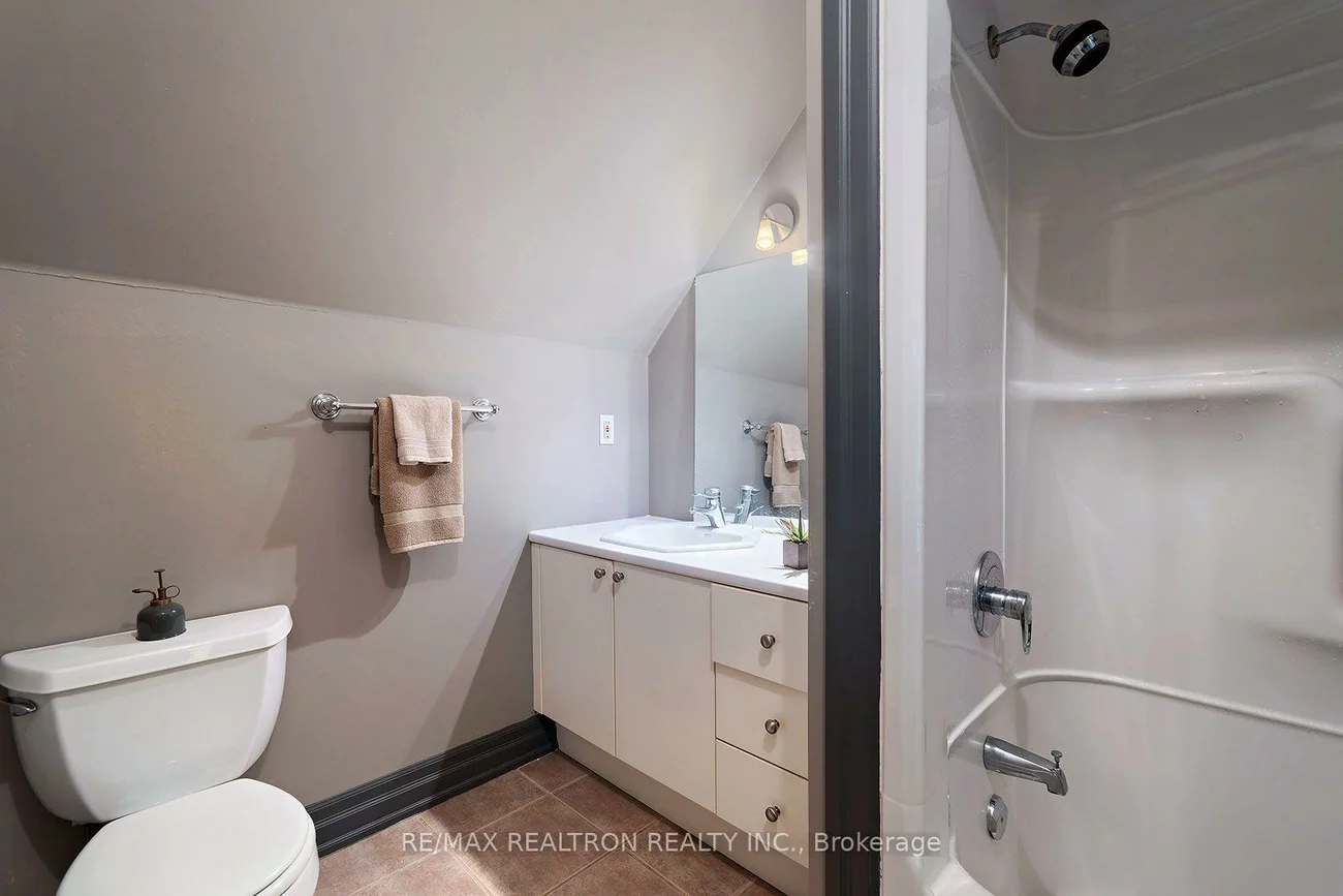 412, Falconwood Hollow, Aurora Estates, Aurora