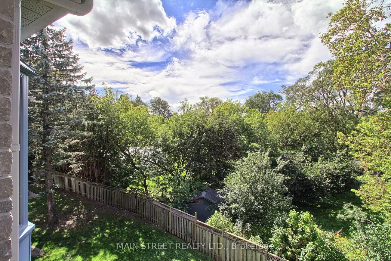 85, Wellington, Aurora Village, Aurora