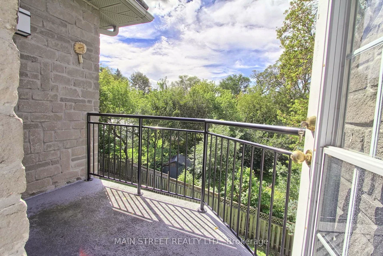 85, Wellington, Aurora Village, Aurora