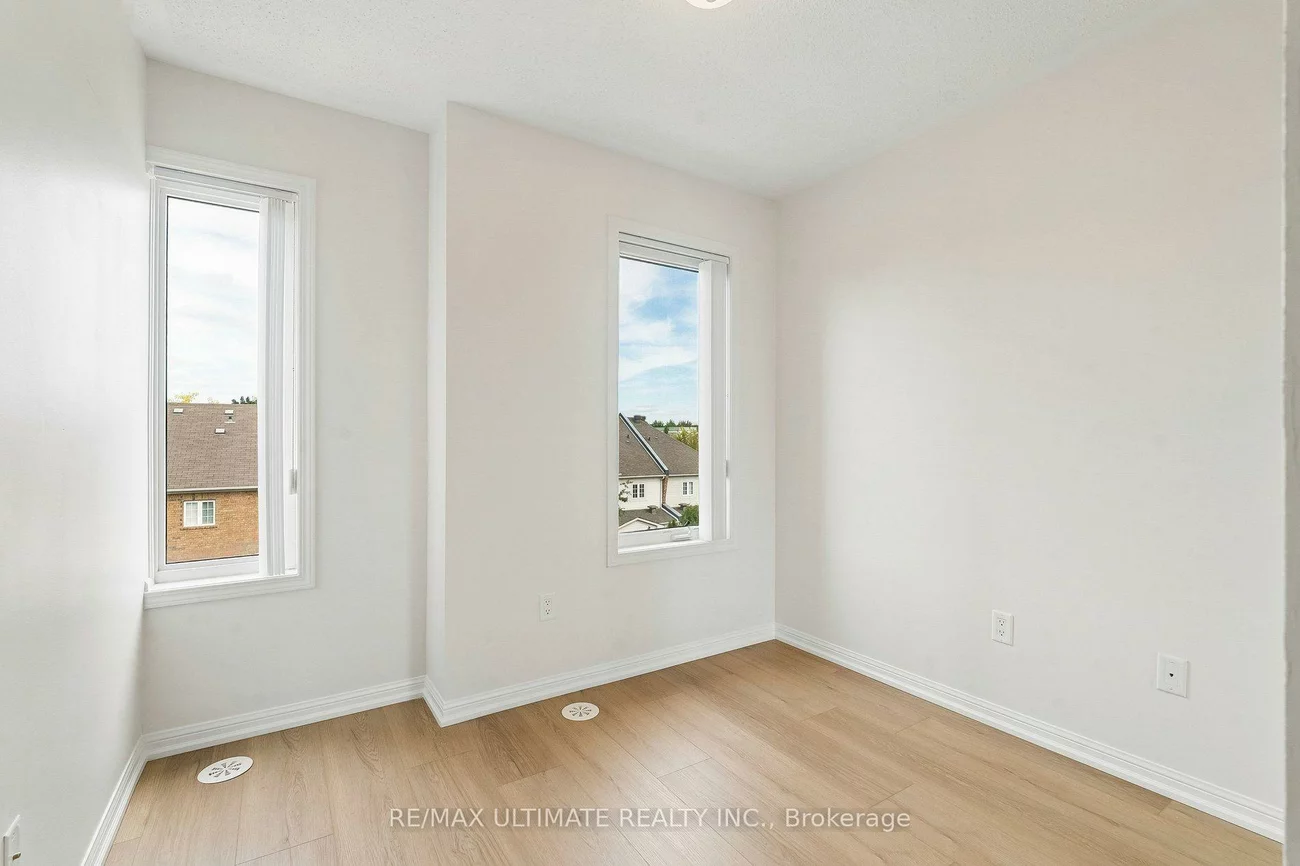 26, Walter Dove, Bayview Wellington, Aurora