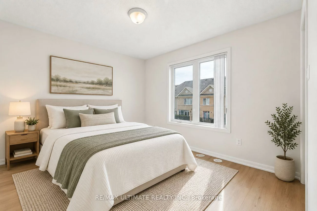 26, Walter Dove, Bayview Wellington, Aurora