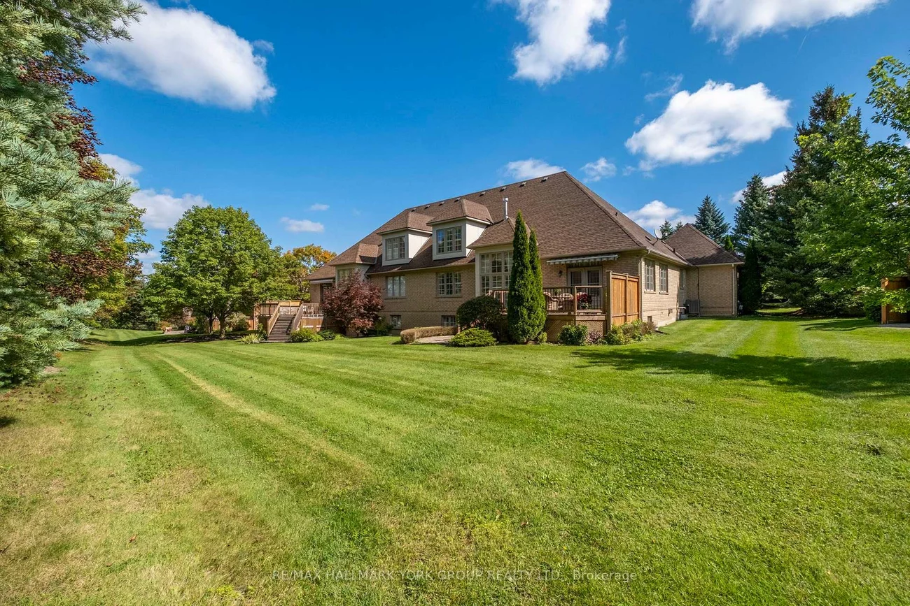 422, Falconwood, Aurora Estates, Aurora