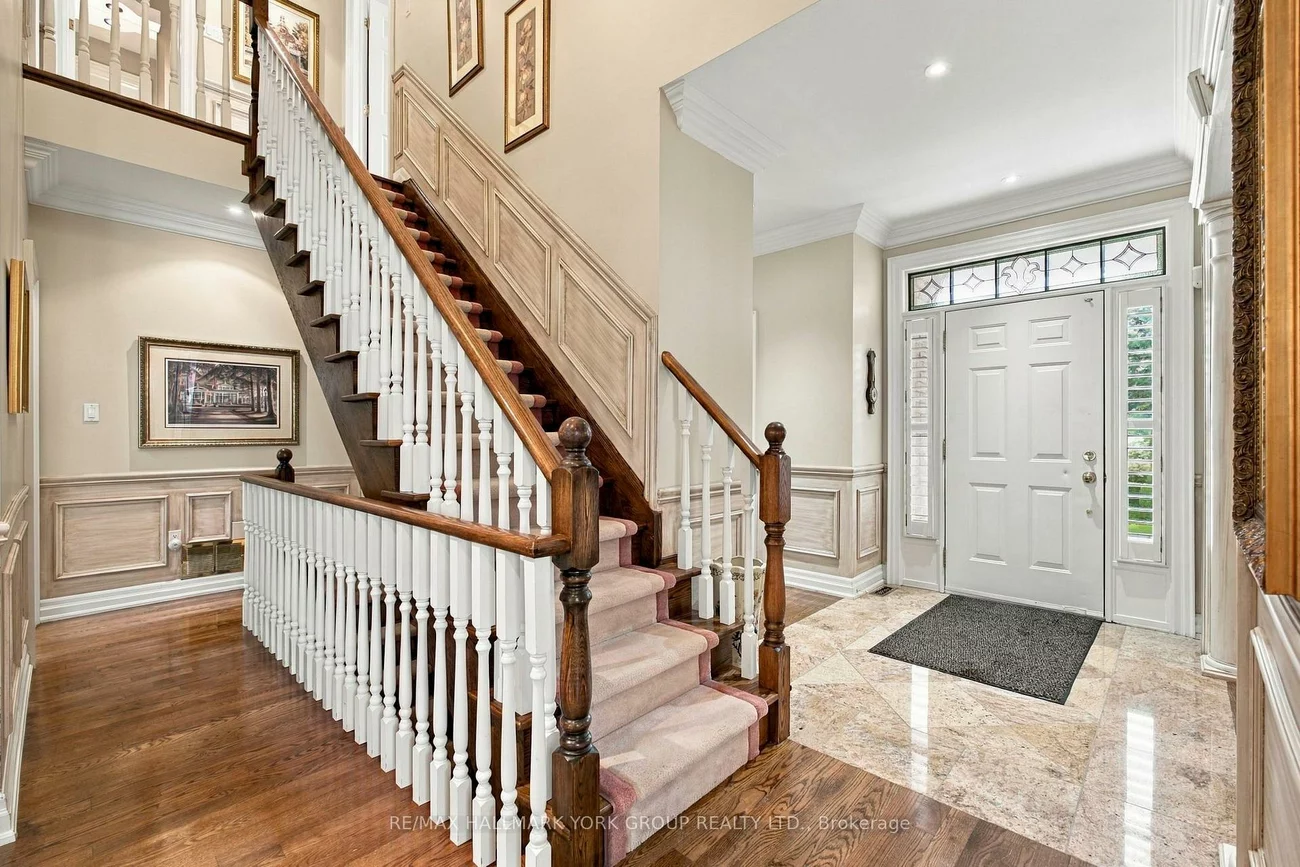 422, Falconwood, Aurora Estates, Aurora
